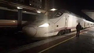 Alvia S 130 (Rama 07) destino A Coruña saliendo de la estación de Ponferrada 