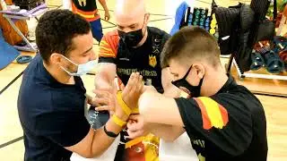Young armwrestlers. Iv&aacute;n VS Anwar. Arm wrestling match. Vendetta armwrestling.