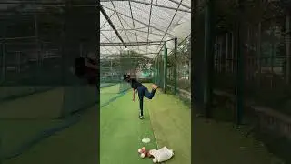 Spot bowling for right hand batsman #shorts #spotbowling #cricket #offspinbowling