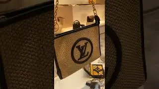 LOUIS VUITTON TOILETRY POUCH ON CHAIN (RAFFIA)