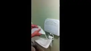 How to use a Disposable Toilet Seat Cover