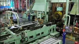 Roll replacement for large cold rolling mill!