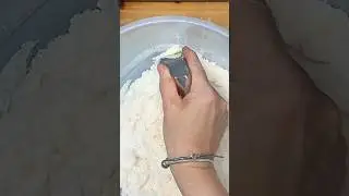 Mixing Bath Bomb Ingredients. The Technique!