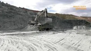 Liebherr R 984 b loading trucks with two pases!!
