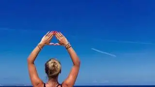 Simple 10 Minute Guided Meditation Practice | Returning to your Centre