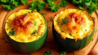 Gef&uuml;llte Zucchini mit Fleisch und K&auml;se. Sie sind so lecker, dass ich sie zweimal pro Woche koche!