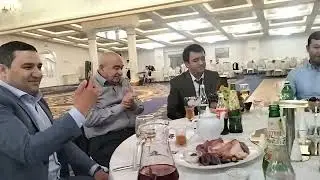 Шабнишини дар ихотаи дустон бо Сипехр Бердиев дар шахри Москва