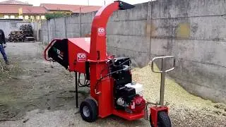 Tocator de crengi TRITONE Super Monster cu motor Honda GX390