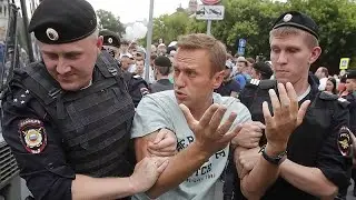Mosca: pi&ugrave; di 500 fermi alla marcia non autorizzata per il giornalista Ivan Golunov