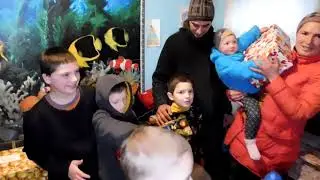 Surprize la tine acasă,sat.Horesti.Caravana de Craciun!