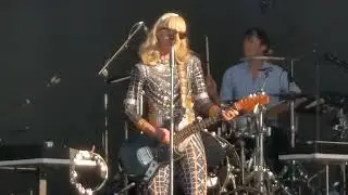 Metric - Gold Guns Girls - Just Like Heaven