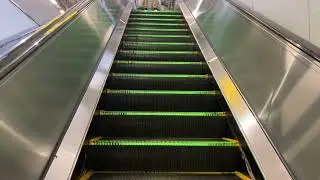 【東芝】3X更新 エスカレーター　京急鶴見駅 3X escalator Tsurumi station Keikyu line Yokohama Japan
