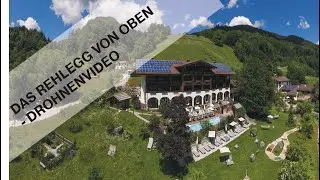 Berge soweit das Auge reicht und mittendrin das Berghotel Rehlegg im Nationalpark Berchtesgaden.