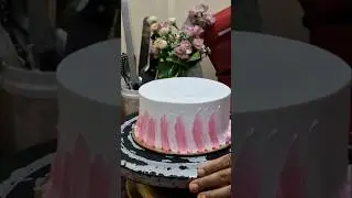 Easy pink and white colour birthday cake design 🎂 #cakeshorts #pinkiscake #cakedecoration 🥰🥰🥰