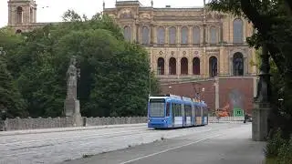M&uuml;nchen: Maximiliansbr&uuml;cke. GT8N2 Adtranz (Class R 3.3) tram, route 19
