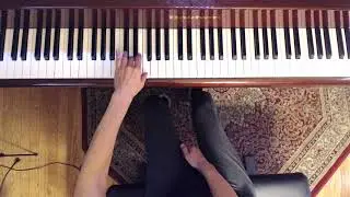 (HD) Overhead view for Fingering, J.S. Bach Little Prelude in d minor, BWV 940