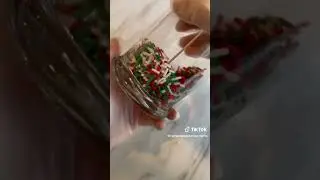 Christmas colors candle with sprinkles 🎄🎉  #asmr #satisfying #candle #happy #shortvideo #shorts
