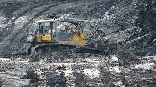 Bulldozers pushing mud on Coal Mine Road🔥
