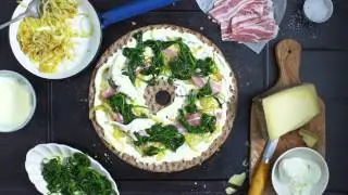 Kn&auml;ckepizza Bianco av Lisa Lemke