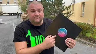 DJ Flux picks up new vinyl at GZ Media Lodenice