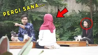 BOCIL KELAPARAN GW MARAHIN DEKET CEWE CAKEP !!? Lihat Reaksinya......