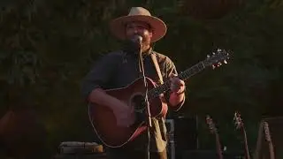 Cousin Curtiss Performs 