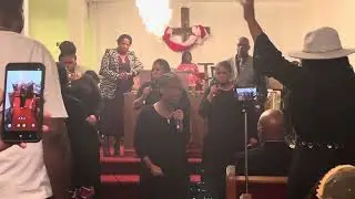 Lee Lee and New Grace &ldquo;He Knows &ldquo;