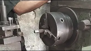 এখানে আমরা করি লেদ মেশিনের কাজ, মোটরসাইকেল মেরামত, গিয়ার কাটিং,  মেরামত, ও গ্যাস ওয়েল্ডিং কাজ করি।