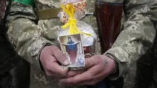 Ukrainians celebrate uneasy Easter as Russian attacks threaten to escalate