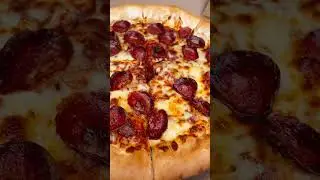 Pizza Hut Mukbang! #pizza #yummy #youtubeshorts #viral #food #riyadh #saudiarabia #ramvlog