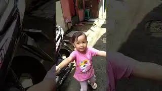 KAYRAA HAPPY BERMAIN PETAK UMPAT BARENG TEMAN-TEMAN DIRUMAH NENEK🤗🥰😇