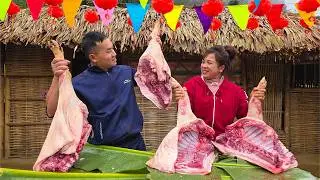 Nga and Ngoc are preparing pork &ndash; cooking pork &ndash; together for New Year's Eve dinner