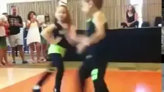 Woowww... Two Kids Dancing Salsa Perfectly