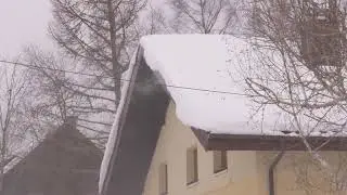 For property restoration after an ice dam & winter weather, call SERVPRO ofNortheast Macomb Township