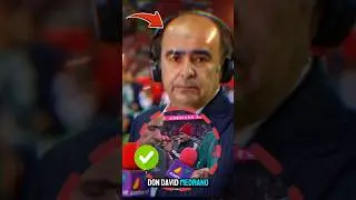 David medrano miro fijamente la medalla de Hugo Gonz&aacute;lez tras quedar campe&oacute;n #futbol #LigaMX #Toluca