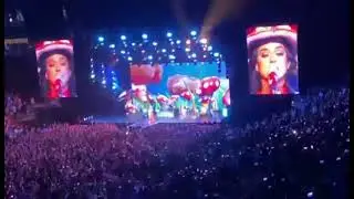 Katy Perry in Las Vegas - Hot N Cold