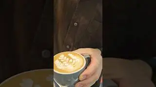 Let's pour Rosetta latteart #coffeeshorts #coffeeart #lattearts #coffeelatte
