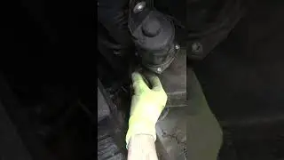 Nissan Armada, Infiniti QX56 QX80 - Rear Air Suspension Compressor Bushings Replacement 529907S000