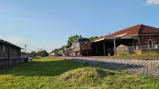 CSX Manifest Train Rolling By the Old Berea KY Passenger Station. (Full Video Version.)