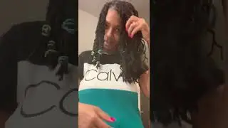 Braid out on my Locs😍