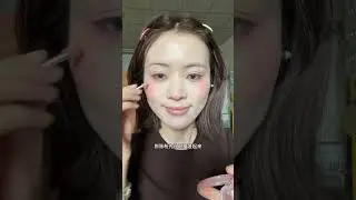 A super detailed makeup process that enables beginners to understand the details and
