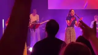 Daniela Hogger & Tim Hughes: Die Güte… - Worship Generations Congress 2024 - Schoenblick (0)