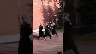 Пост номер 1. Кремль. Вечный огонь. Смена Почётного караула. #short #kremlin #moscow