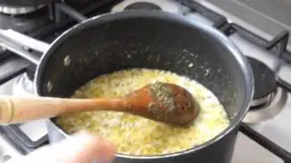 Lemon and mixed herb stuffing.