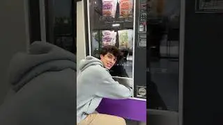 HOW TO GET FREE SNACKS FROM A VENDING MACHINE!! Don&rsquo;t share this secret with anyone!!