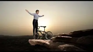 BMX STUNTS- (Blindfold) 61 Year old Indian Performs Extreme Yoga with his Bmx on Cliff Edges