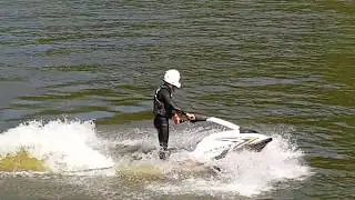 Skuter/ triki skuterem/ Szalony skuter wodny popisy/ crazy jet ski on the lake/ stunts/ showing-off