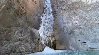 女孩实拍太行山冰挂，深山里已经上冻了，真是一年四季都有美景啊