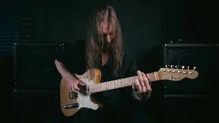 Michal Va&scaron;&iacute;ček si poprv&eacute; zahr&aacute;l na elektrickou kytaru bystrzonovsky   model Bystrcaster