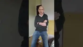 Dick singing the fly.